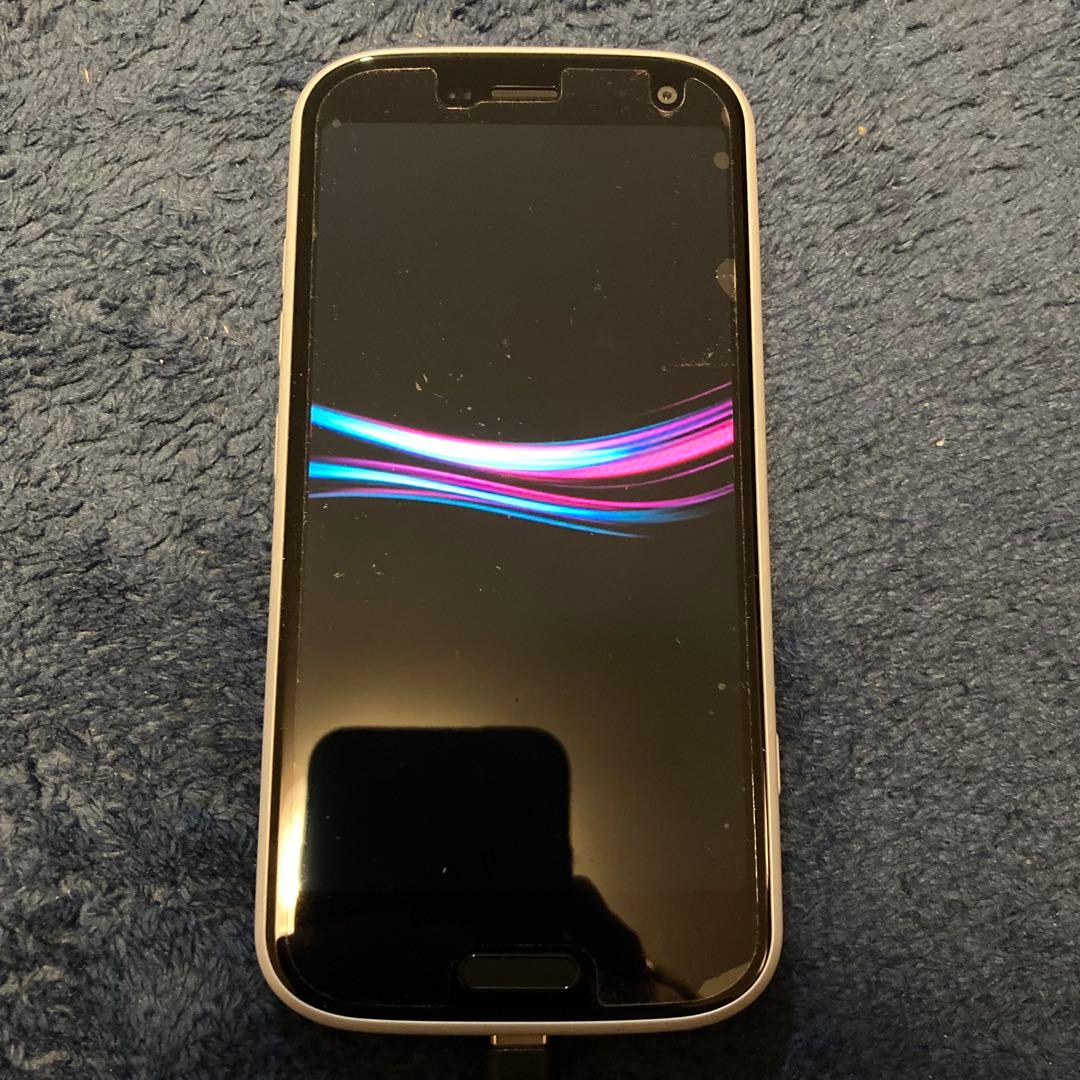 docomo F-52B スマートフォン本体　ホワイト