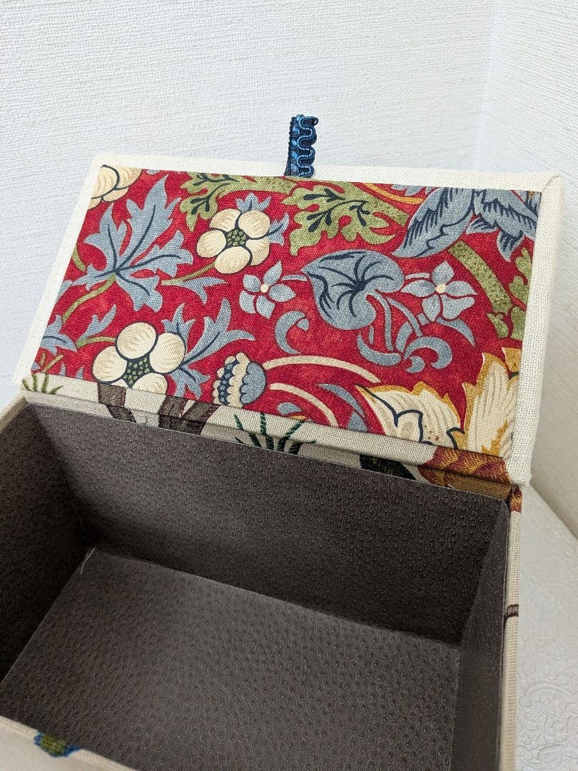 s様オーダー2点　オーバルバニティBOXとマスクBOX　ケルムスコットツリー生地