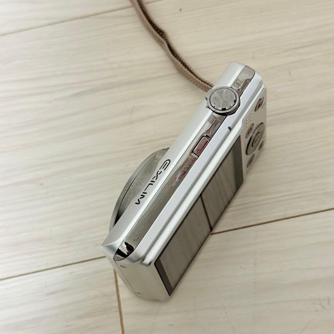 充電器付き　CASIO EXILIM EX-ZS160 シルバー　デジタルカメラ
