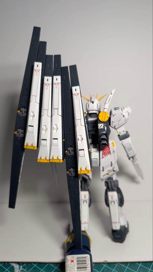 RX-93 rg νガンダム rgサザビー　塗装済み完成品