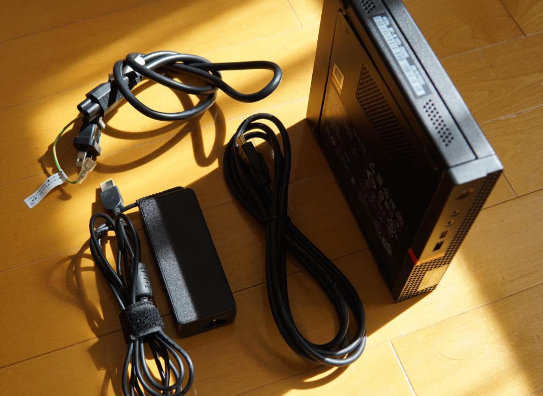 Lenovo Think Centre M720q ミニPC Core i5