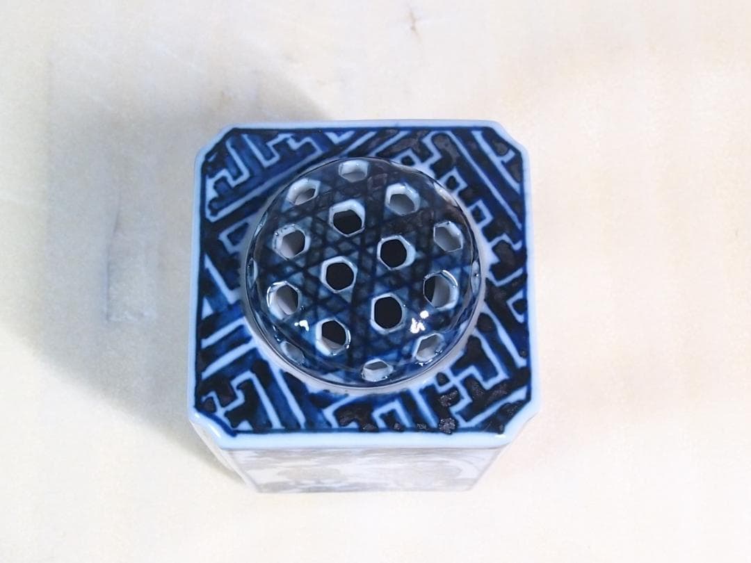 【未使用】九谷焼 九谷陶香作 角福 福寿 香炉 染付 人物/小紋 茶道具/香道具