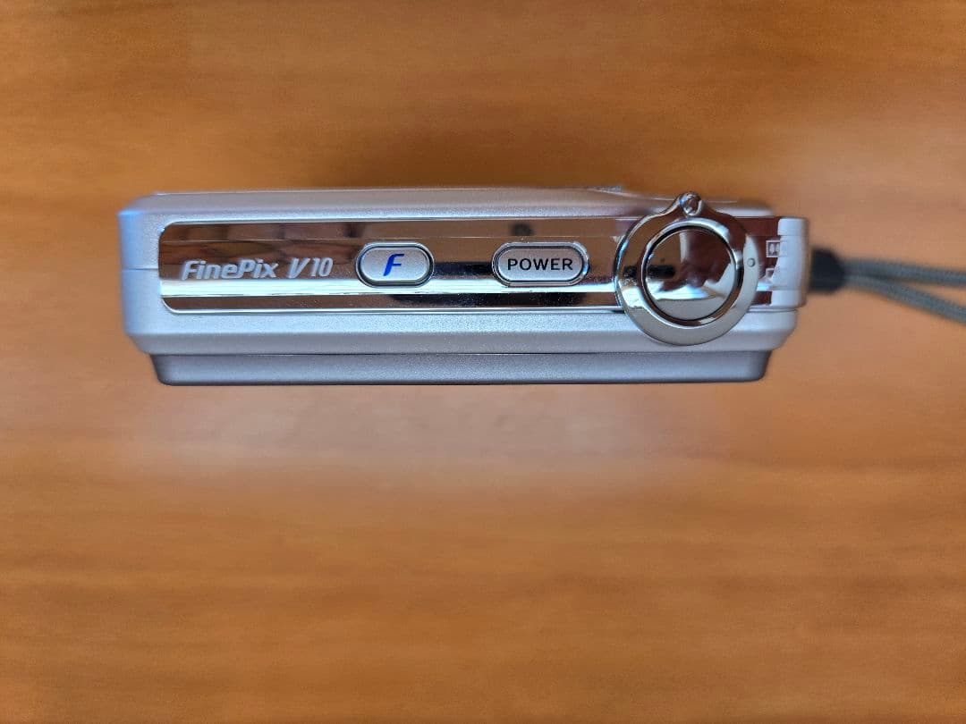 Fujifilm FinePix V10 コンパクトデジタルカメラ　動作確認済