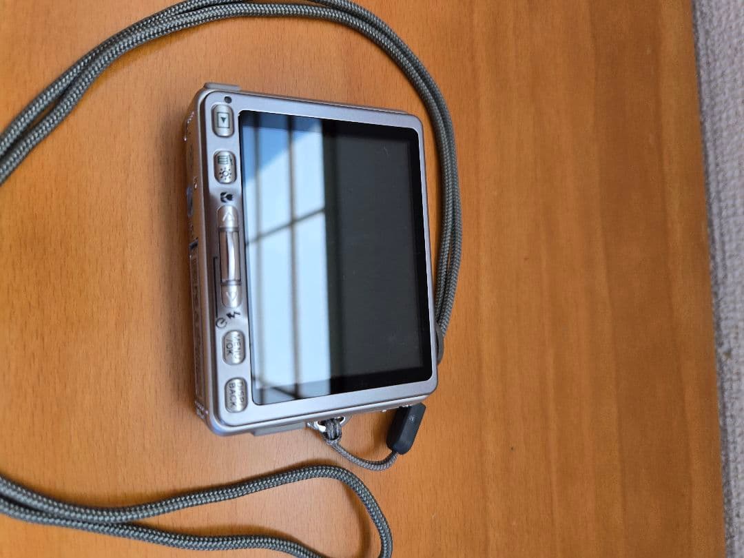 Fujifilm FinePix V10 コンパクトデジタルカメラ　動作確認済