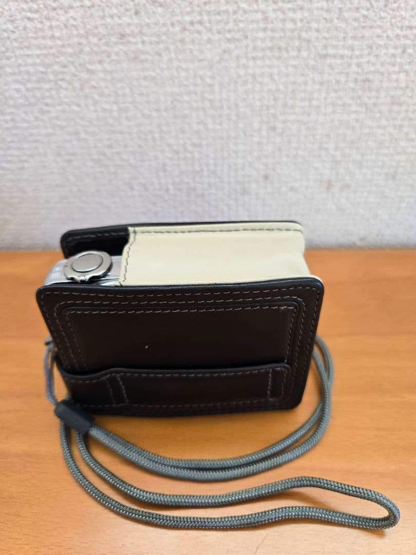 Fujifilm FinePix V10 コンパクトデジタルカメラ　動作確認済