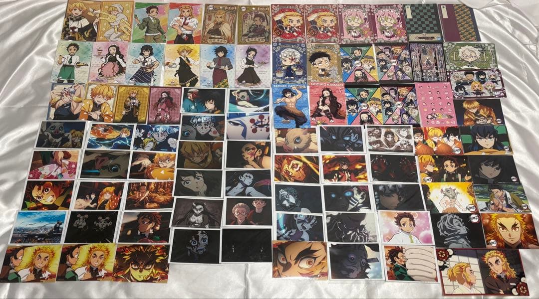 鬼滅の刃 アクリルスタンド 缶バッジ 色紙 カード まとめ売り 1500点以上