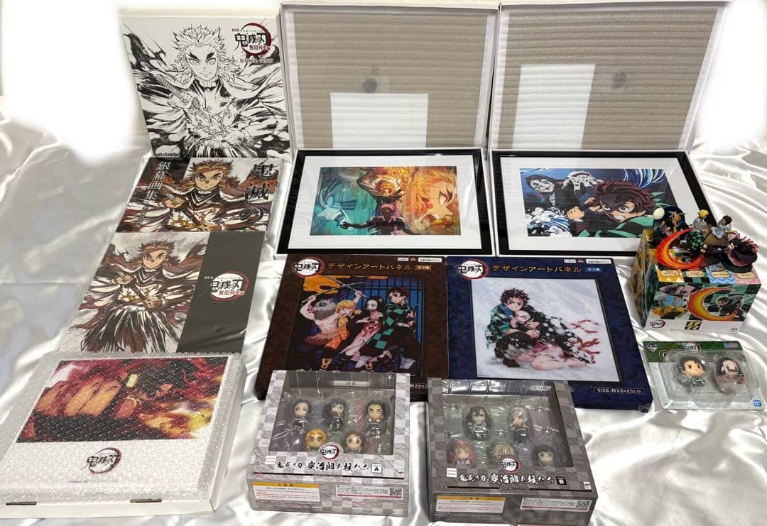 鬼滅の刃 アクリルスタンド 缶バッジ 色紙 カード まとめ売り 1500点以上