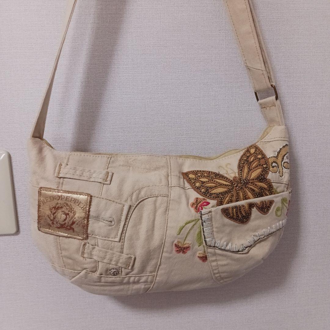 BeBe 　リメイクデニム半月型ショルダーバッグ