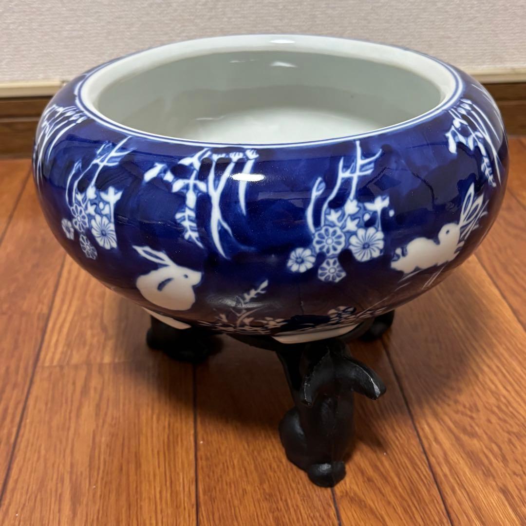 メダカ鉢　睡蓮鉢　うさぎ柄　陶器　鉄製