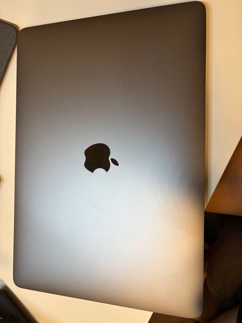 Macbook air m1 16gb 256 画面割れ