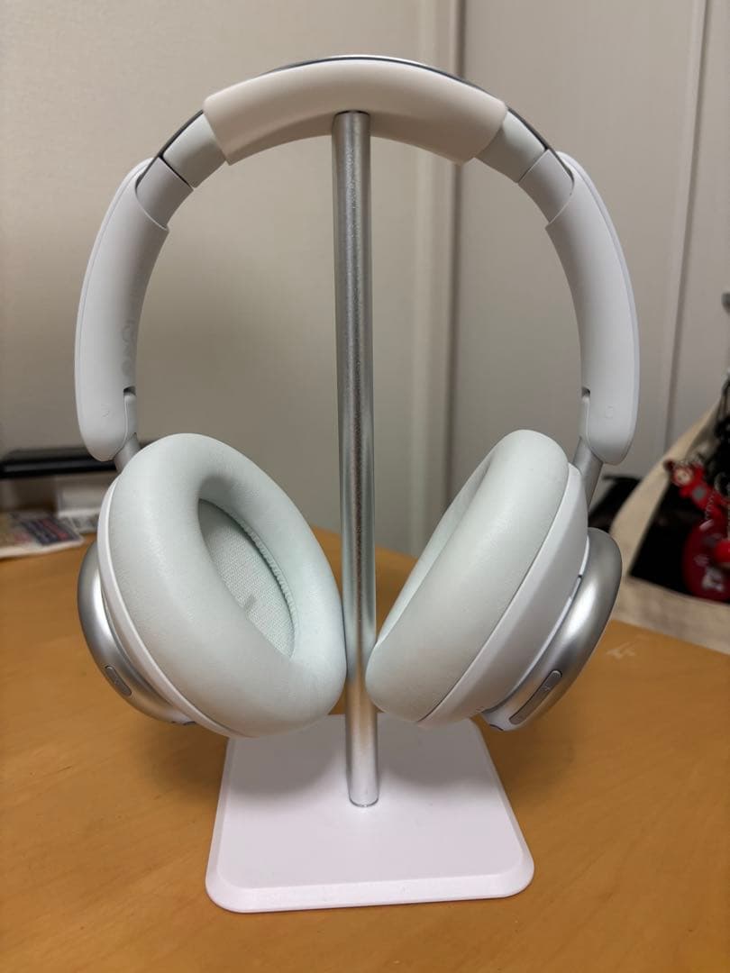 Anker Soundcore ワイヤレスヘッドホン 白　スタンド、ケース付き