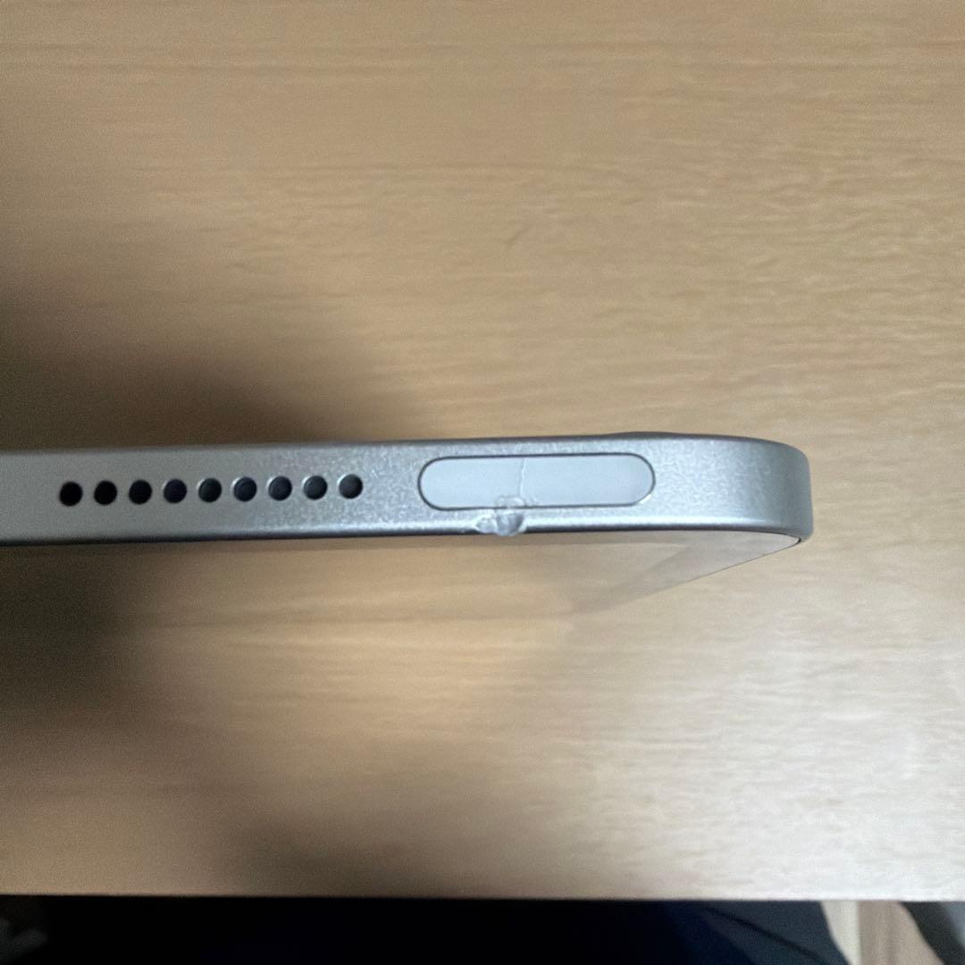 iPad (A16) Wi-Fi シルバー128GB ジャンク品