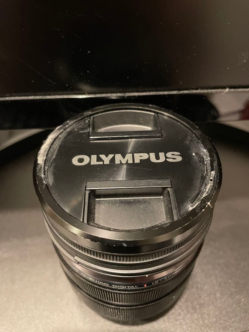 OLYMPUS 12-40mm f/2.8 ズームレンズ