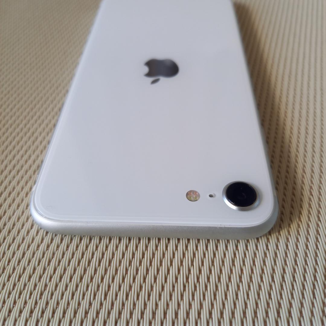 iPhone　se　第２世代64GB　SIMフリー