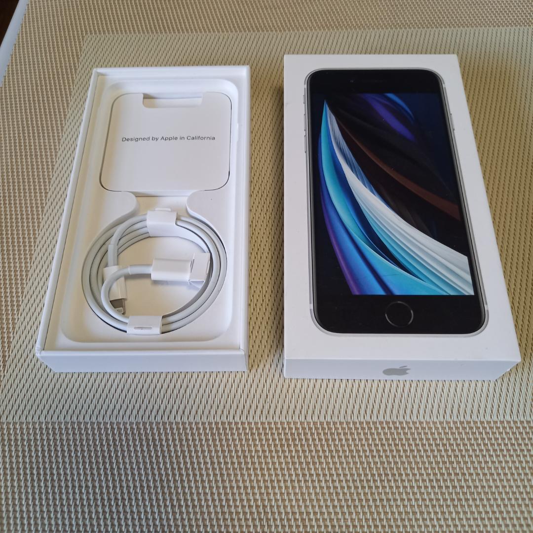 iPhone　se　第２世代64GB　SIMフリー