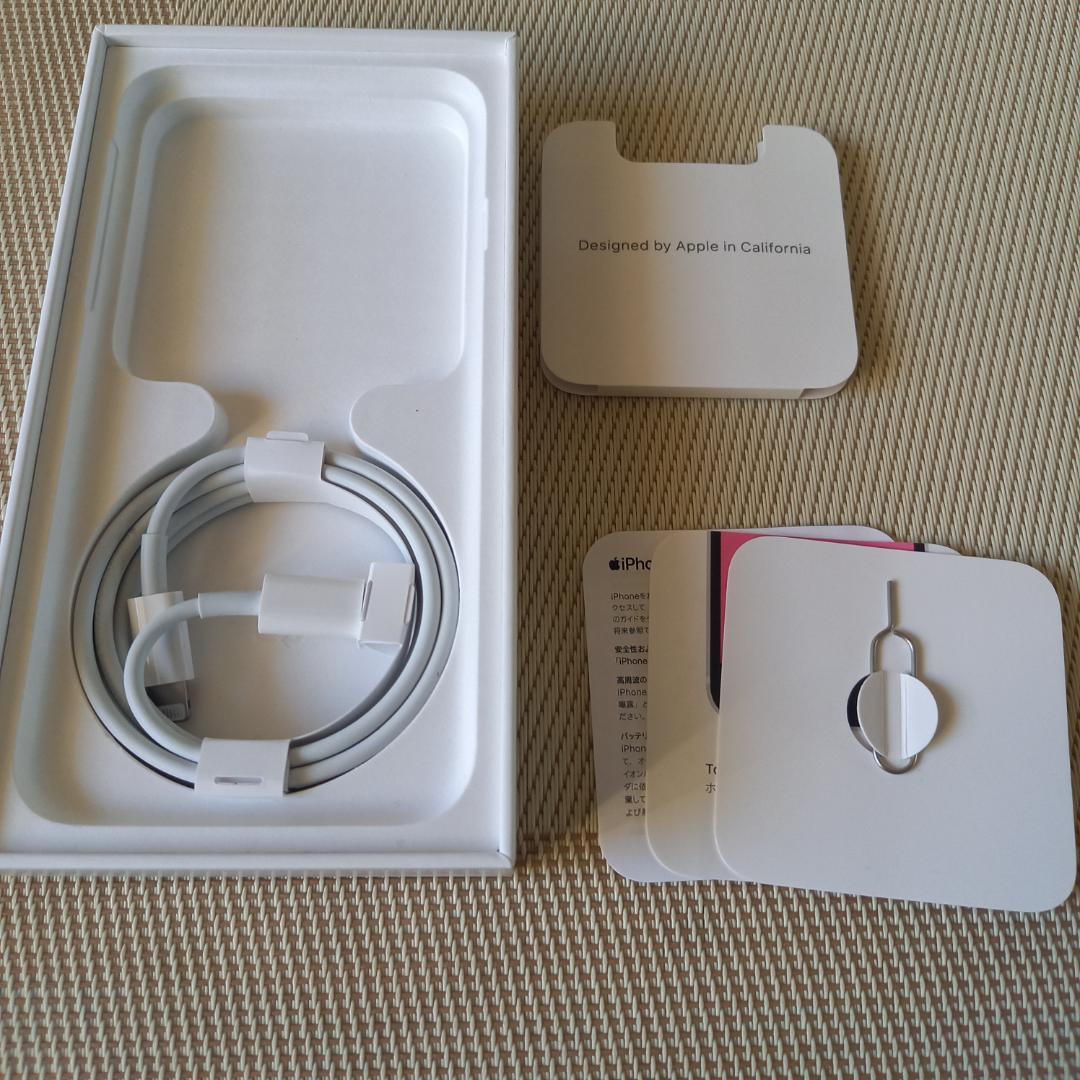 iPhone　se　第２世代64GB　SIMフリー