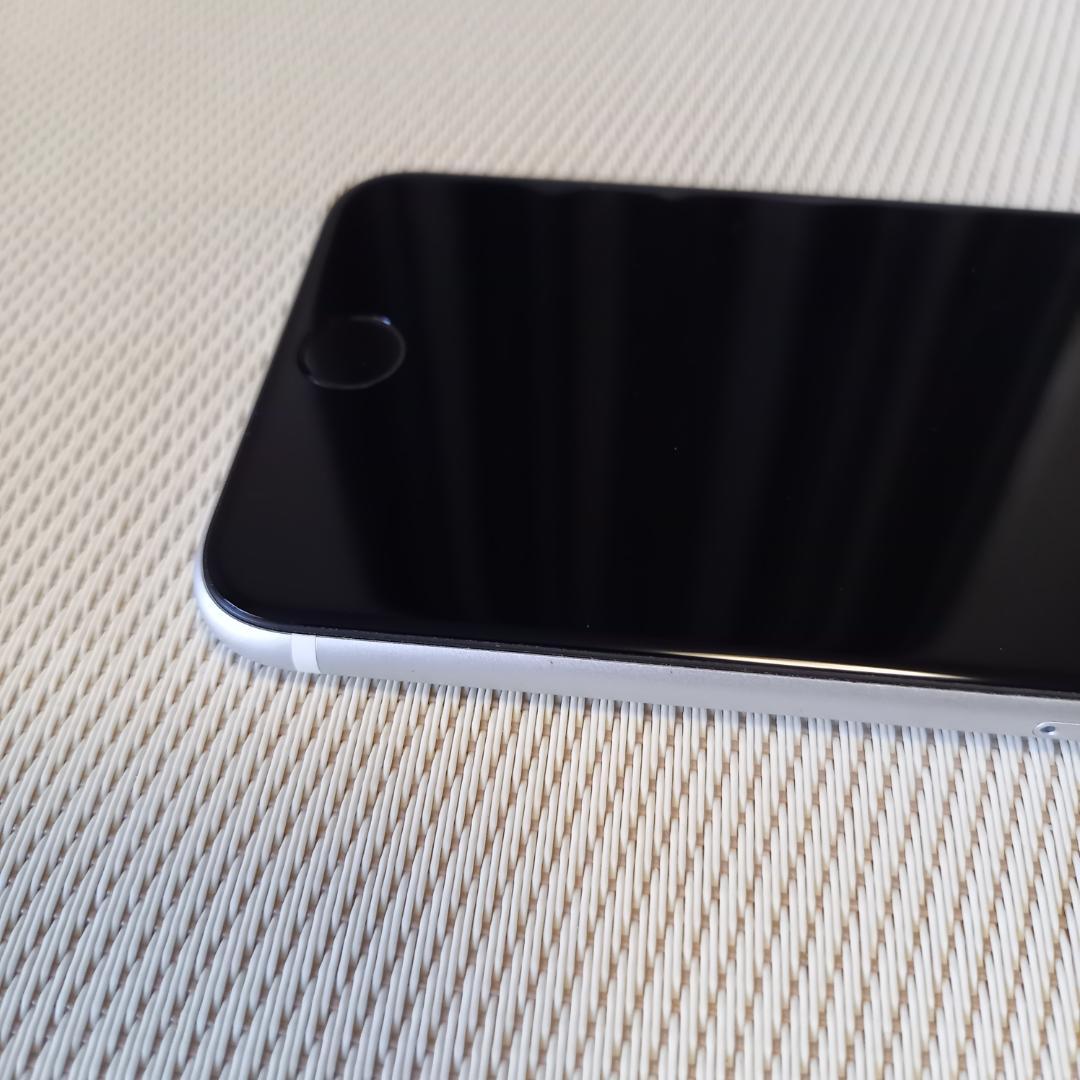 iPhone　se　第２世代64GB　SIMフリー