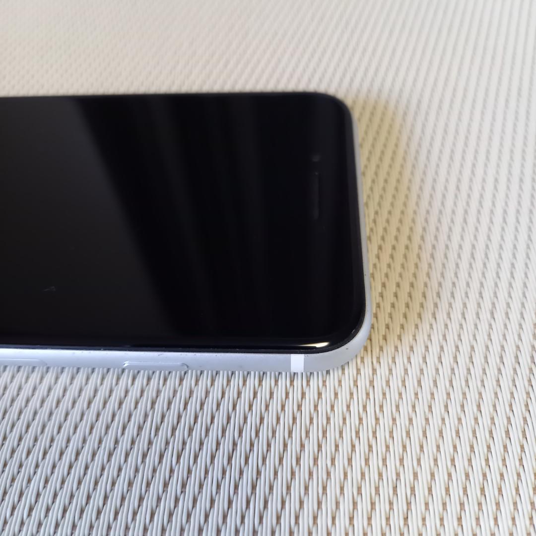 iPhone　se　第２世代64GB　SIMフリー