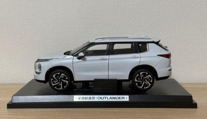 三菱 1/18 MITSUBISHI アウトランダーphev2022