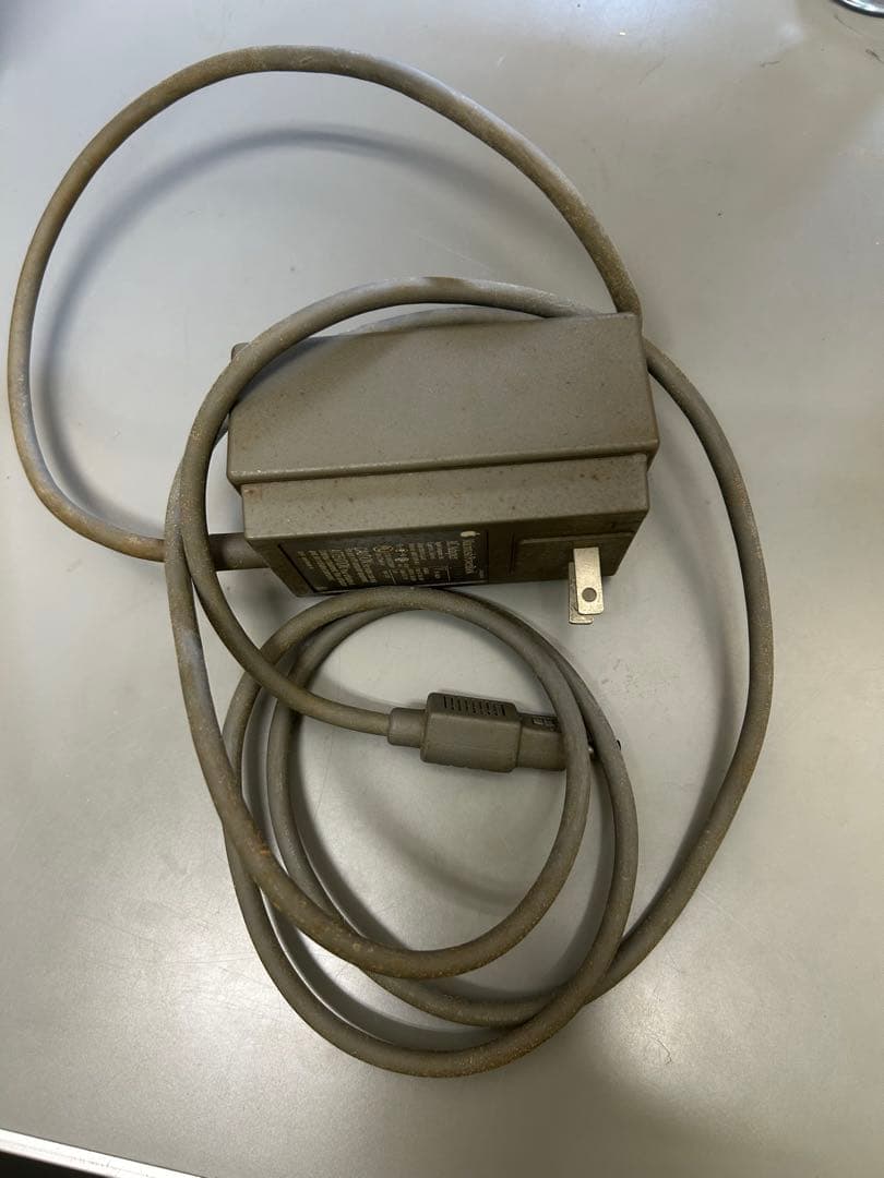 Macintosh PowerBook 180 ACアダプター付き