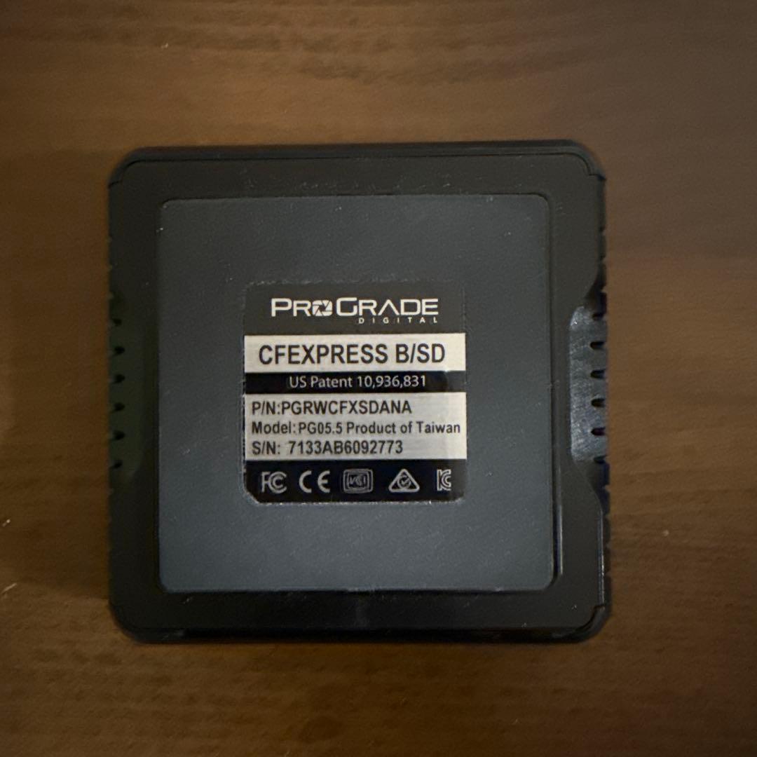 ProGrade Digital CFex TypeB / SDカードリーダー