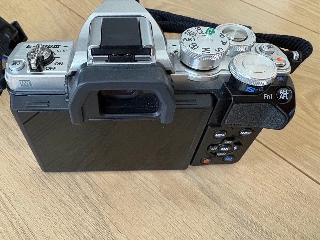 オリンパス　OLYMPUS OM-D E-M10 MarkⅢ ケース付き
