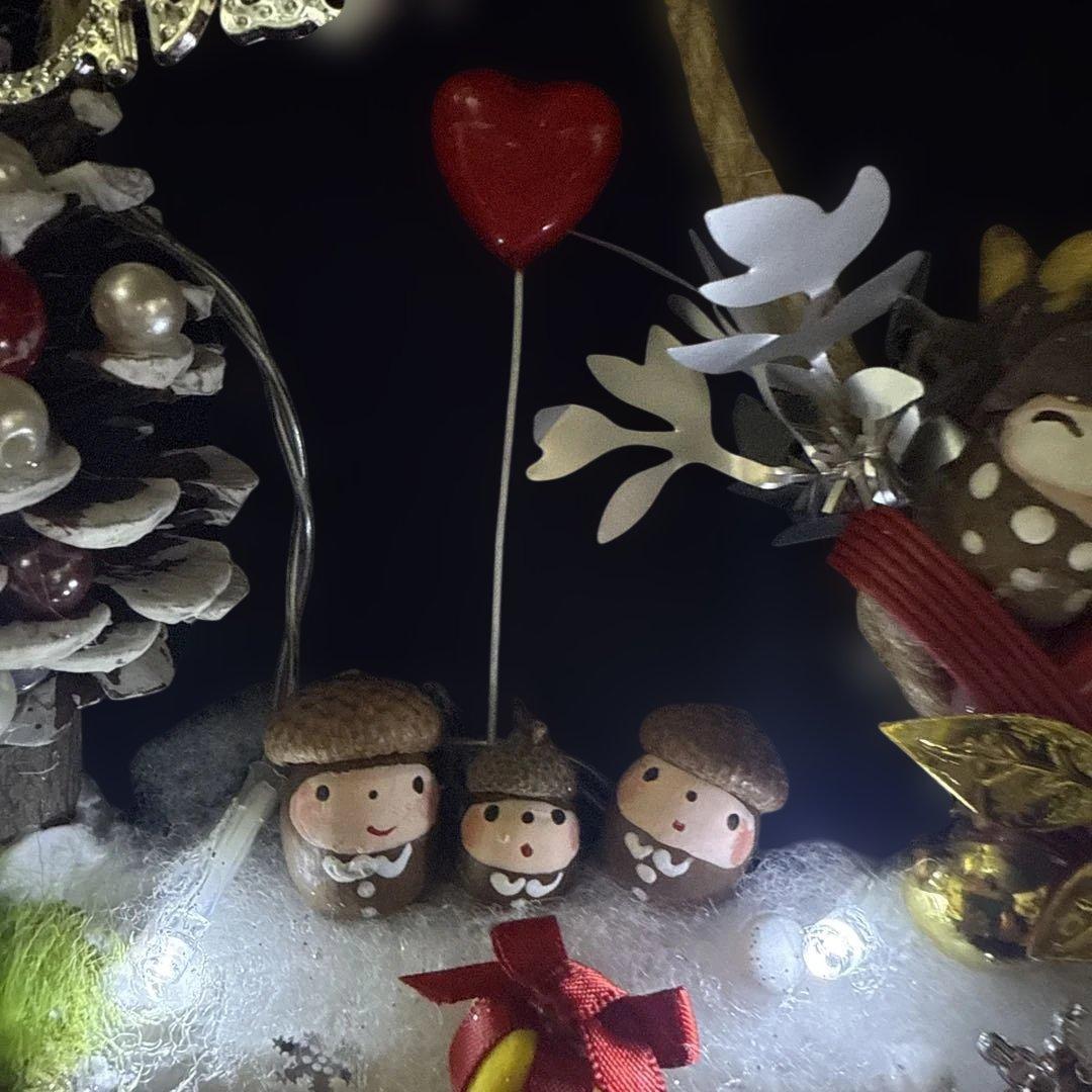 どんぐりアート♡トライアングルリース　ホワイトトレイン添え　ライト付き♡