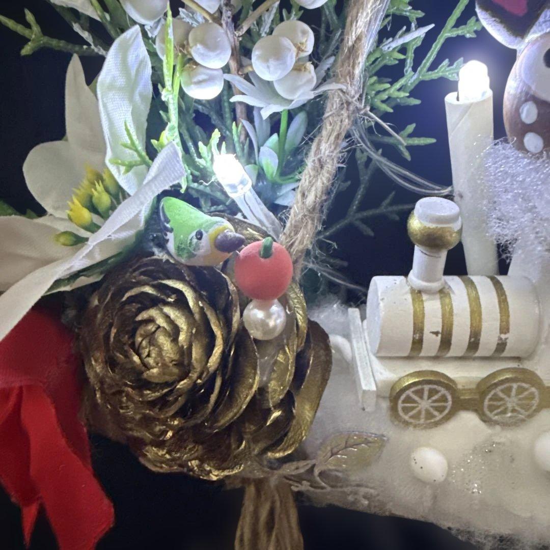 どんぐりアート♡トライアングルリース　ホワイトトレイン添え　ライト付き♡