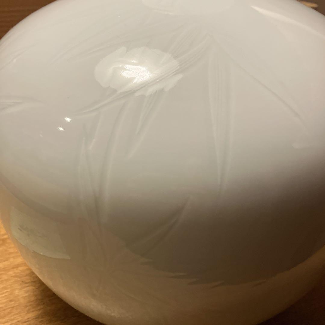 人間国宝　井上萬二　白磁彫文　壺　竹　笹　有田焼　白磁