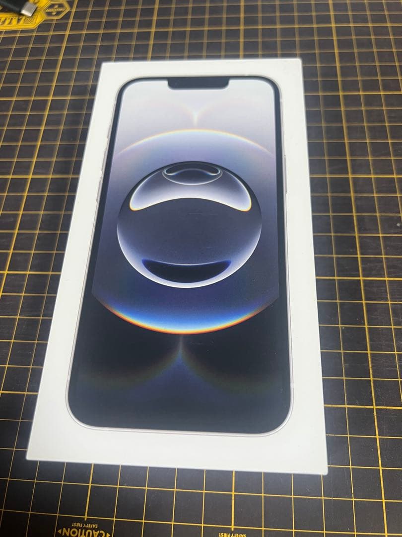 最大容量100・SIMフリー iPhone16e 128GB ホワイト