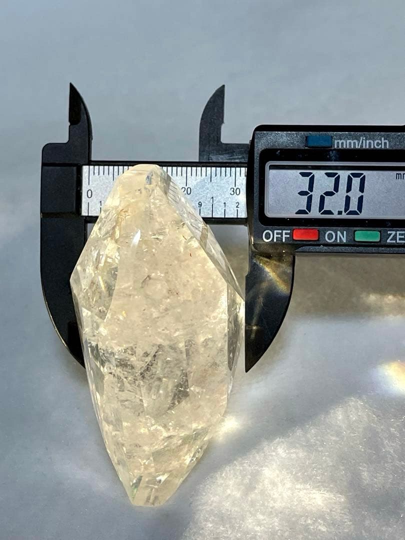 水晶♡ハート型(置物)珍しい綺麗なカットタイプ