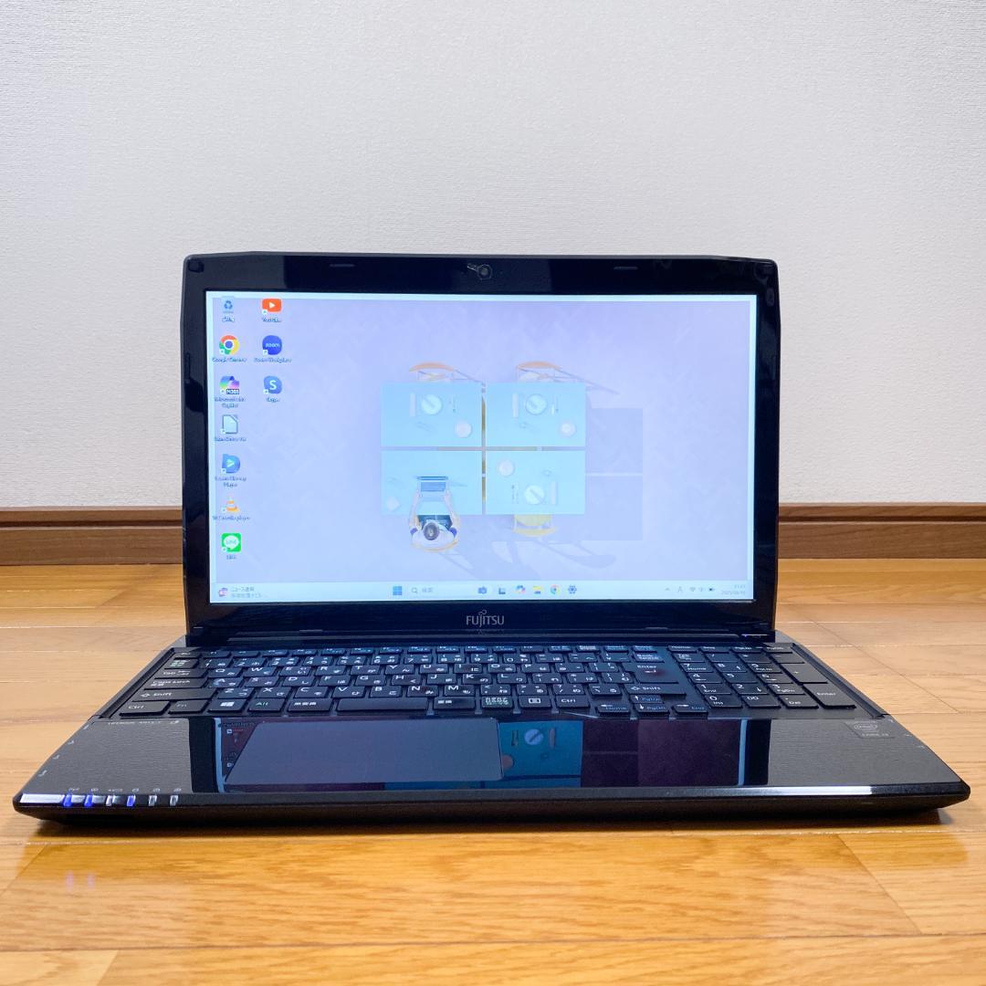 富士通 快適ノートパソコン✨Win11 i3 爆速SSD メモリ8 ブルーレイ