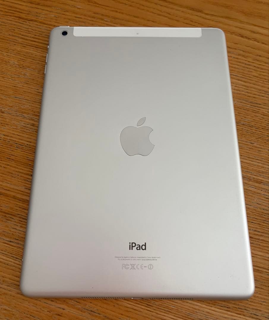 Apple iPad (モデル A1475) シルバー 64G