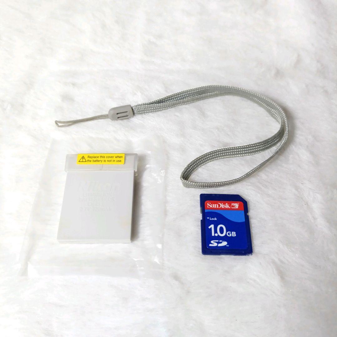 【美品】Nikon COOLPIX S8 シルバー 付属品完備