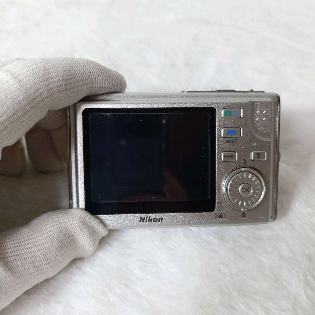 【美品】Nikon COOLPIX S8 シルバー 付属品完備