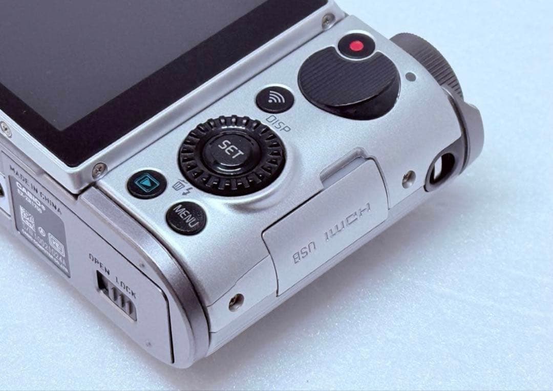 CASIO EXILIM EX-ZR1700 自撮りコンデジ