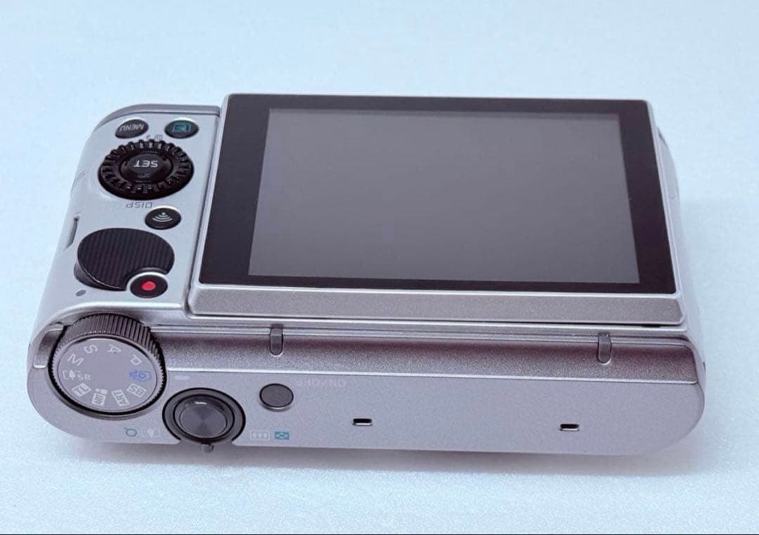 CASIO EXILIM EX-ZR1700 自撮りコンデジ