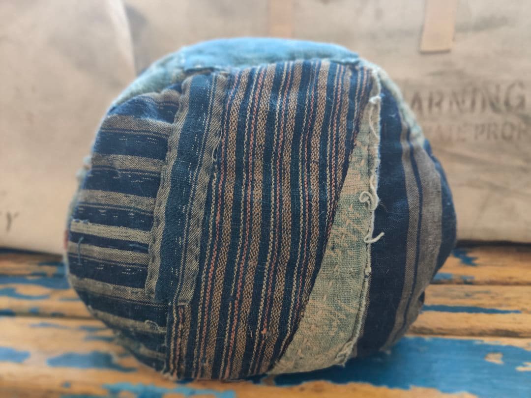 古い物語みたいな世界✝️bororemadebag