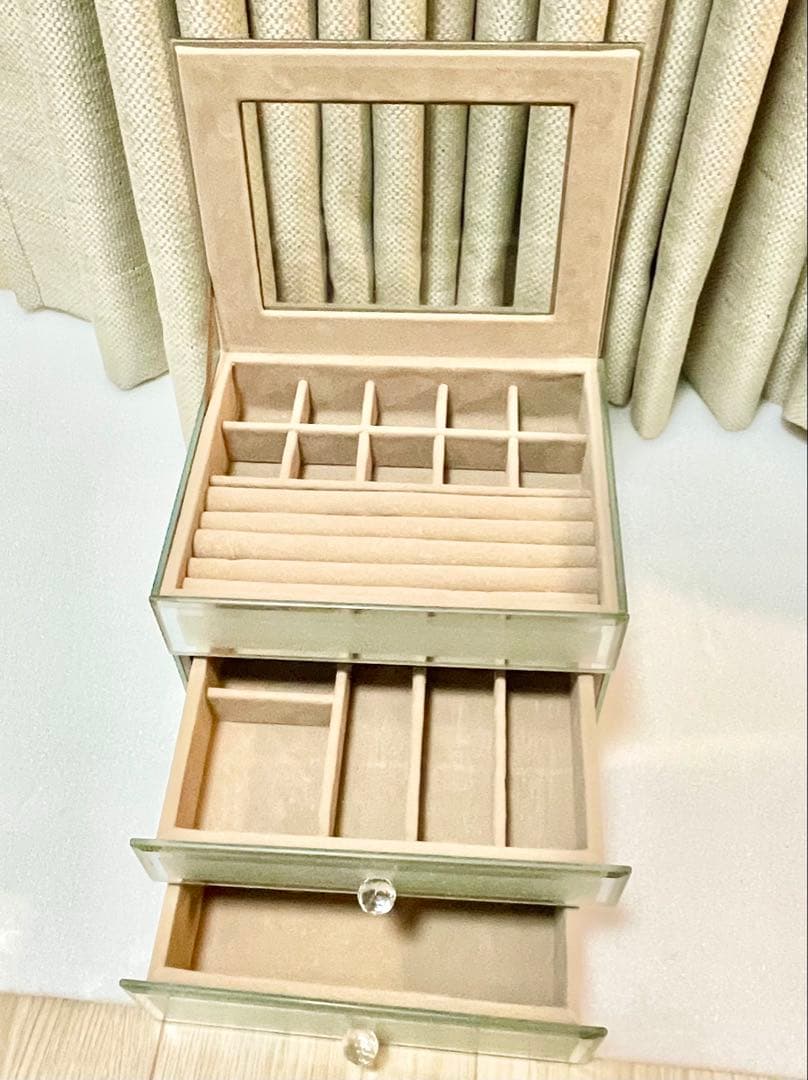 ◾︎レイジースーザン ガラス製 ジュエリーボックス アラベスク NM