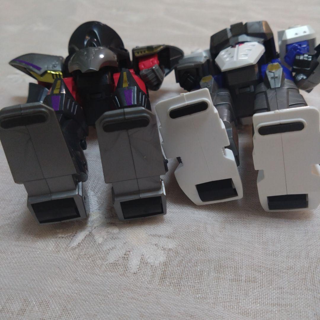 ハ*ン様 TOMY 装甲巨神Zナイト メタルフットWセット ディバイキング/デス