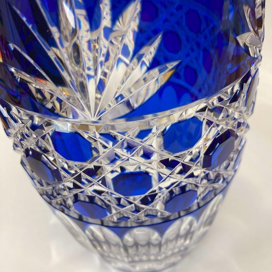 【もも】カガミクリスタル 江戸切子 花瓶 笹っ葉に八角籠目紋〈未使用品〉