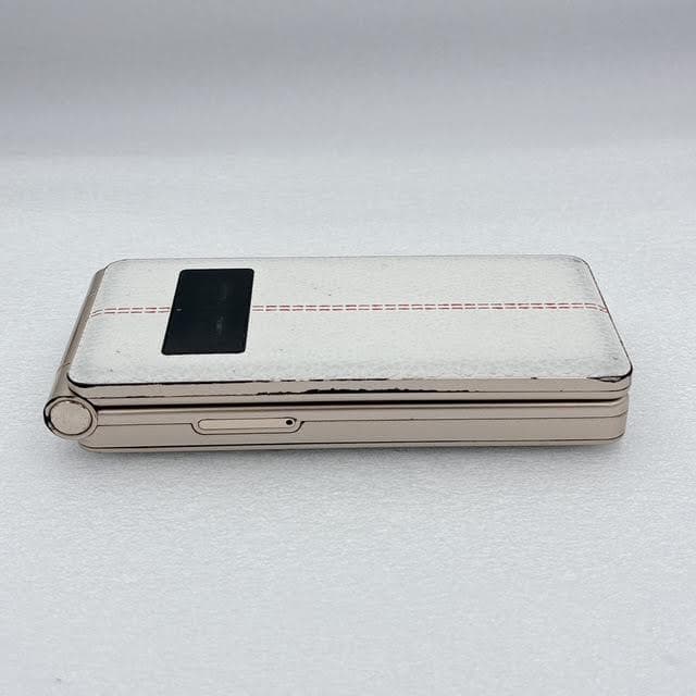 【良品】P-UP World Mode1 RETRO II 折りたたみスマホ