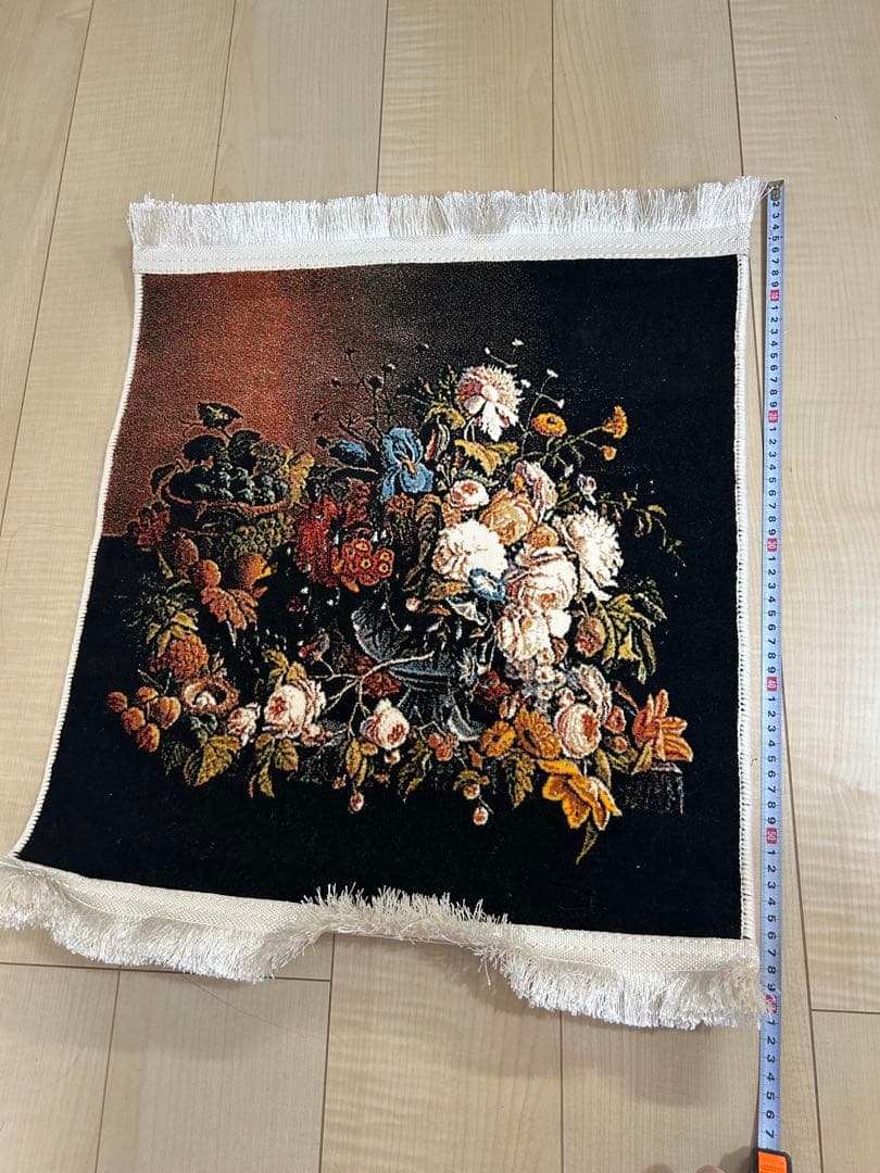 イラン製　飾りカーペット　花柄　60✖️50