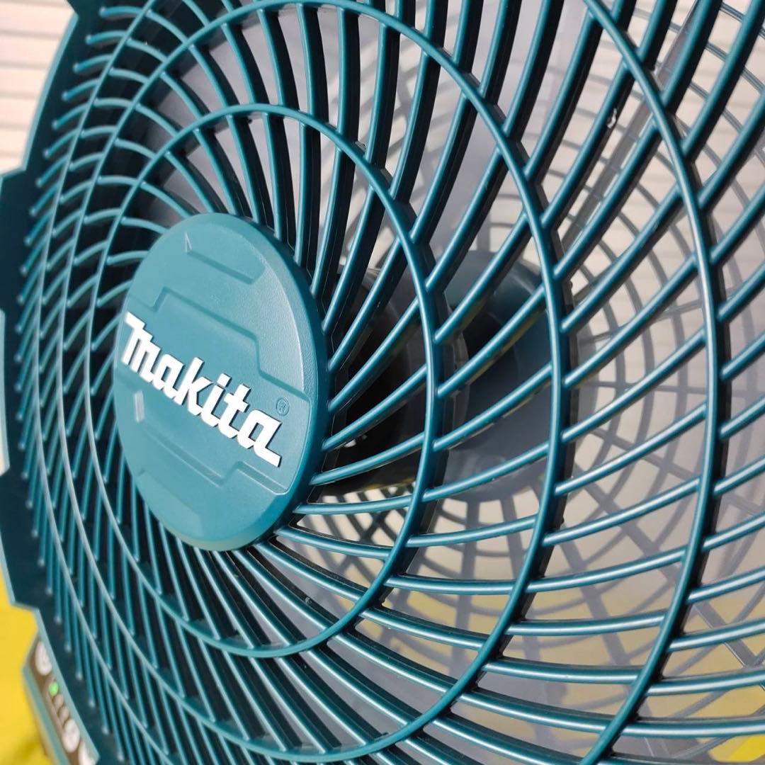 【匿名発送】makita マキタ 充電式ファン CF203D 箱付き