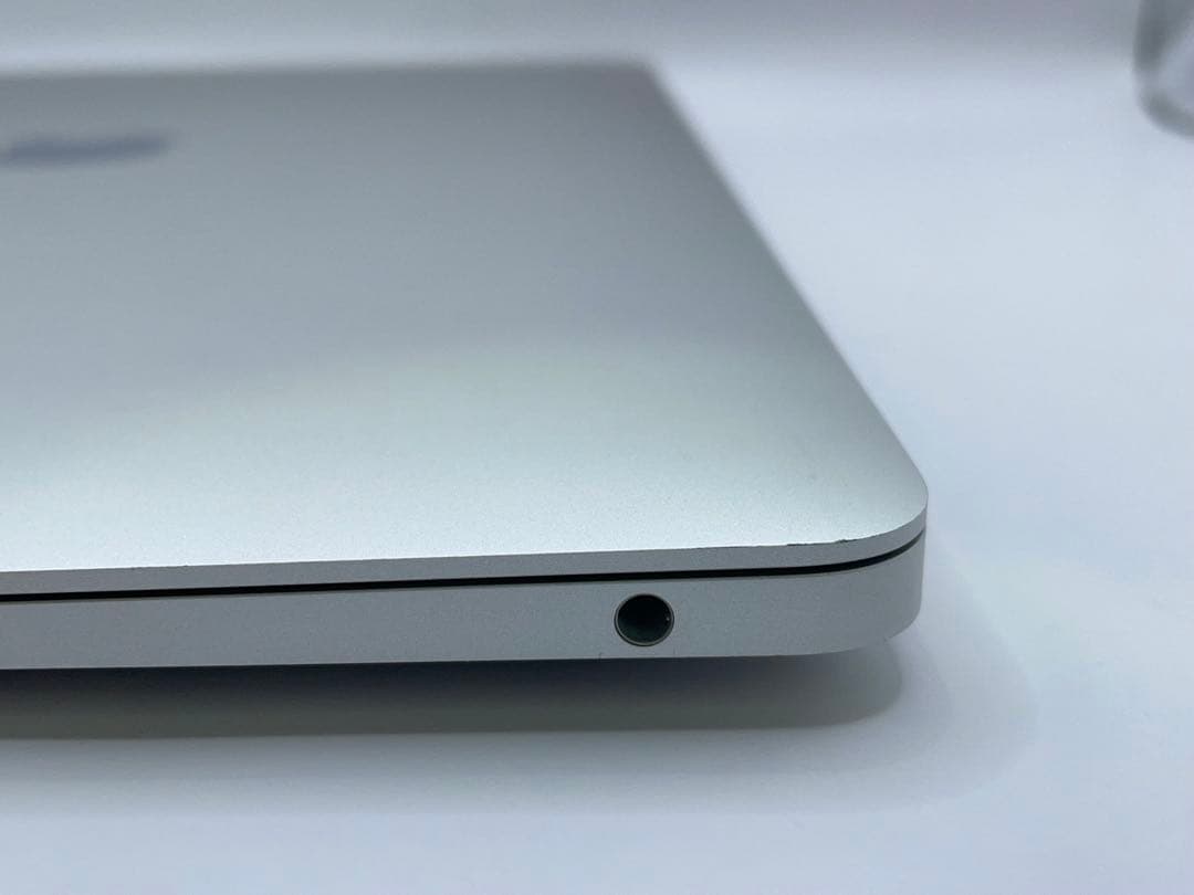 MacBook Air M1 2020 13インチ / 8GB / 512GB