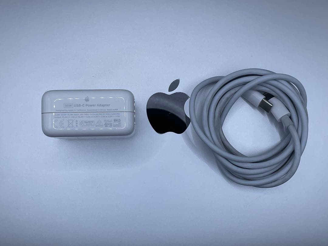 MacBook Air M1 2020 13インチ / 8GB / 512GB