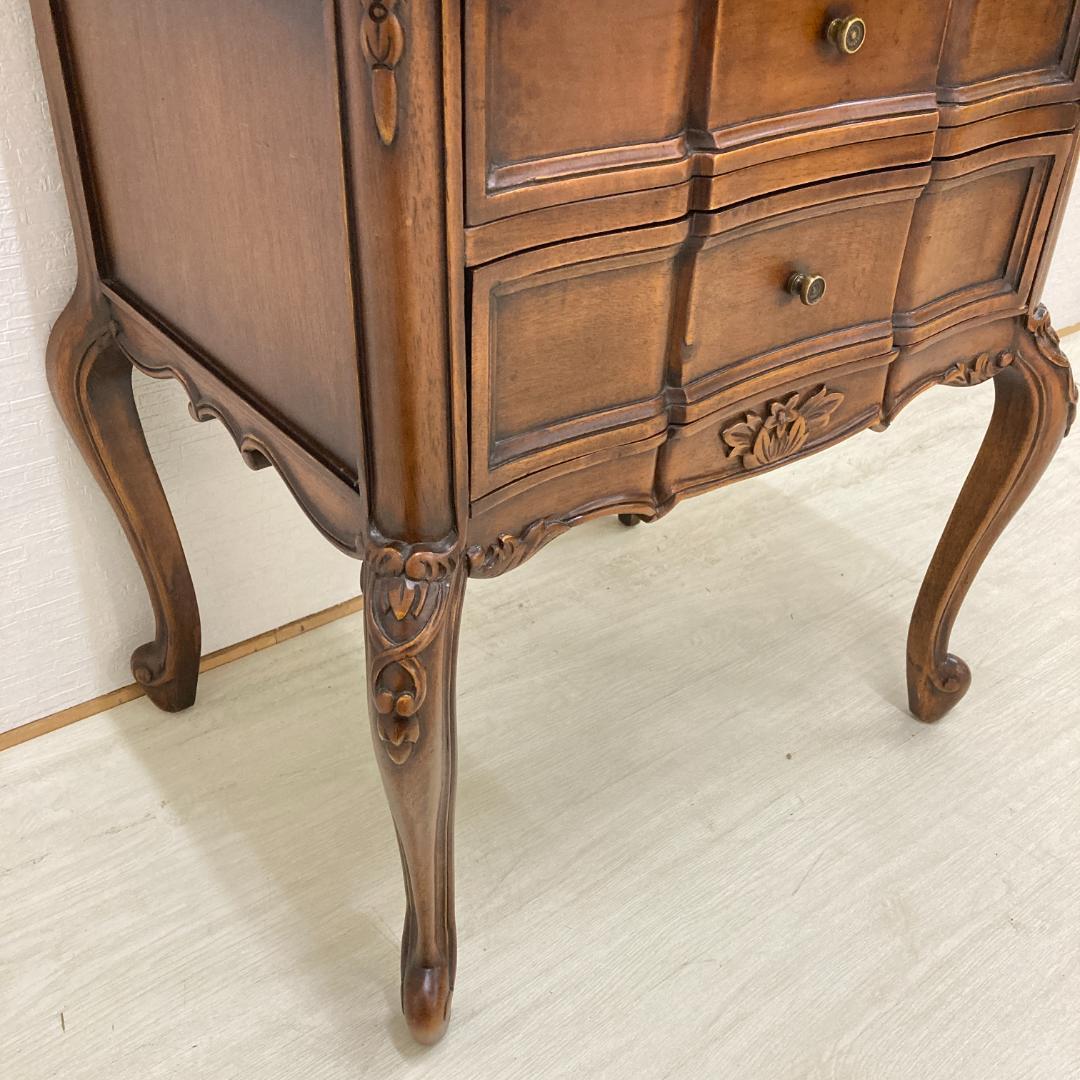 猫脚　サイドチェスト　サイドテーブル　キャビネット　クラシック