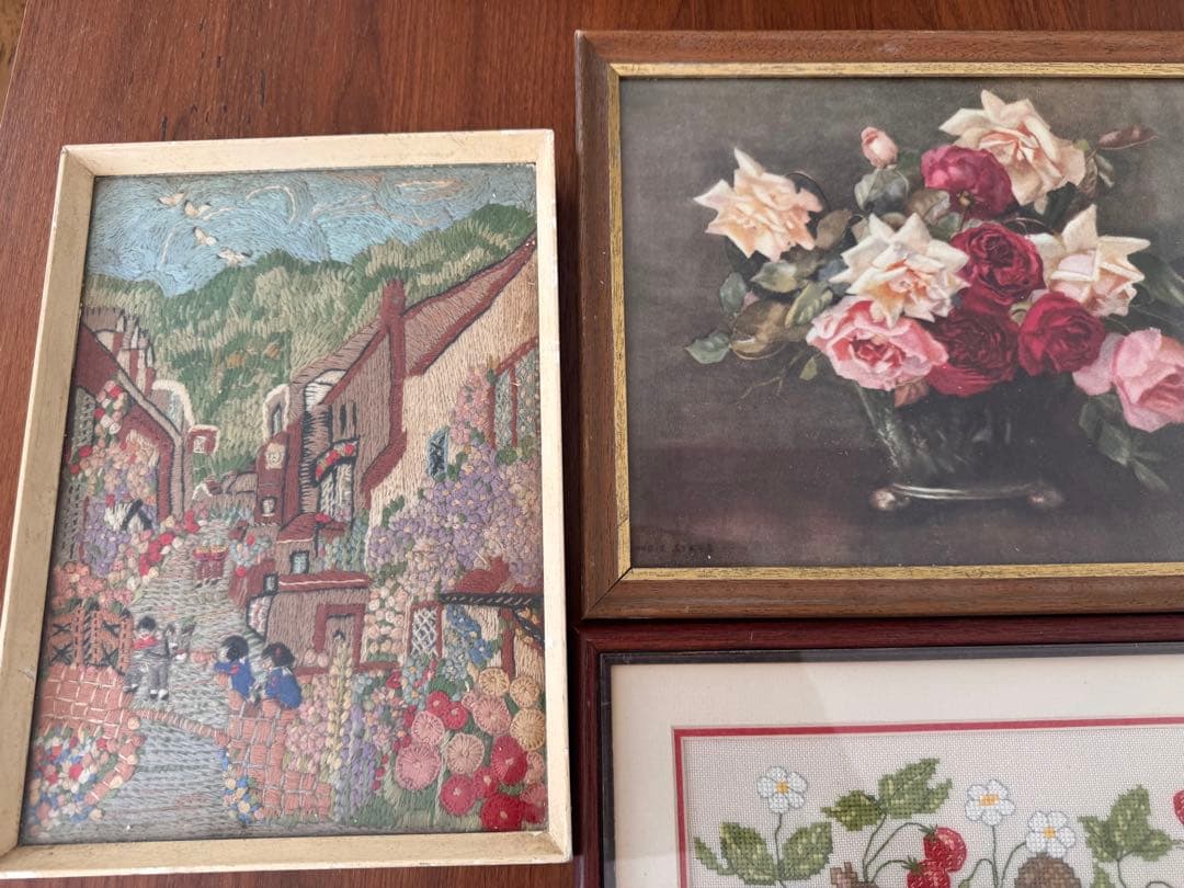 英国アンティーク購入 額装アート3点セット 刺繍・薔薇・クロスステッチ
