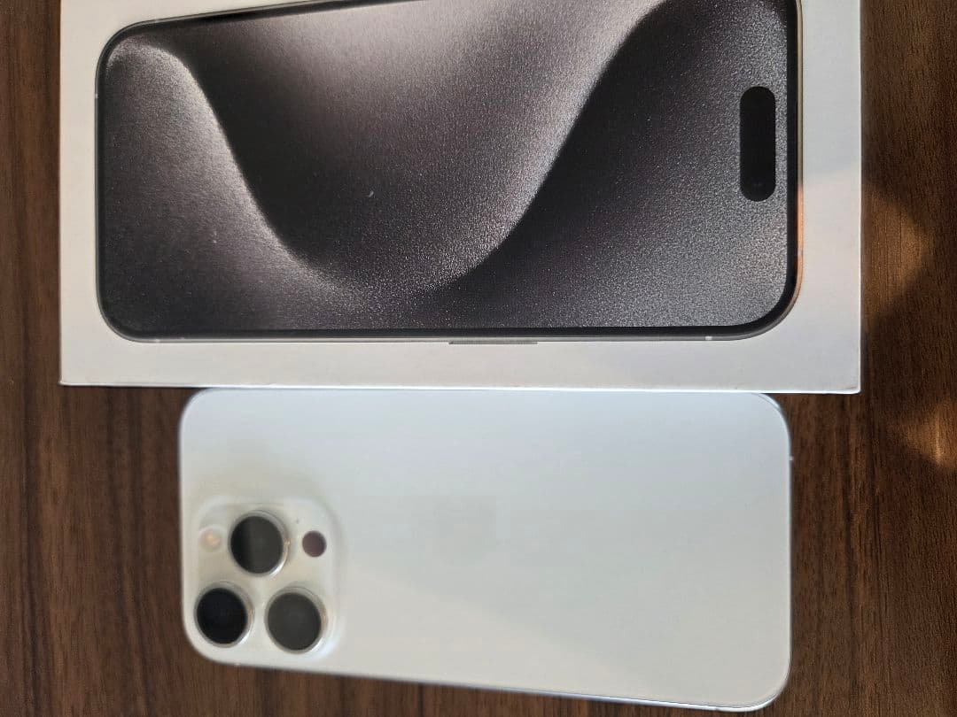 Apple iPhone 15 Pro SIMフリー ホワイトチタニウム