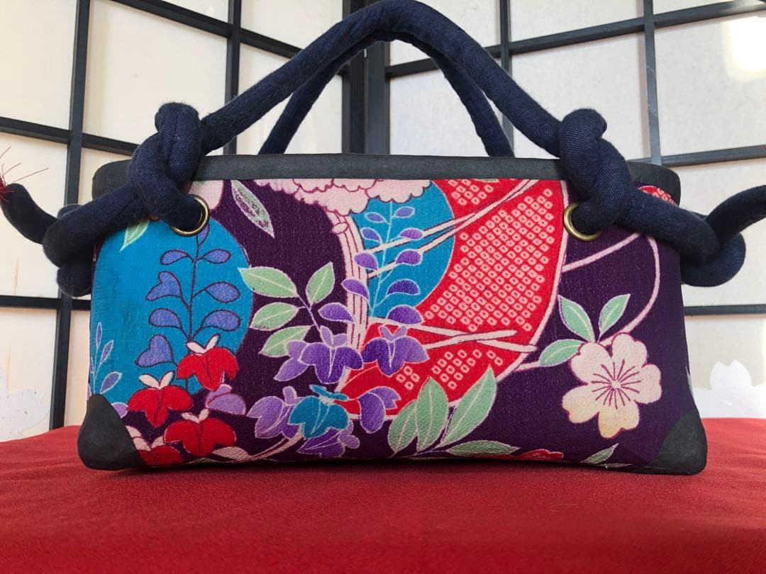 一閑張り　一閑張りバック　大正縮緬　犬張子　狛犬　正絹古布　古布　少し大きめ